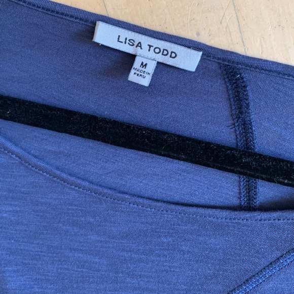 Lisa Todd long sleeve top.  MED   CB977 - Picture 3 of 3